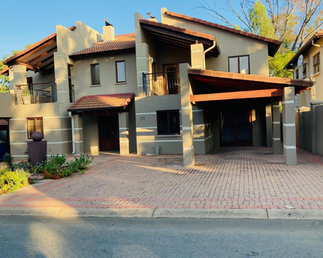 37 On Eagles Hotel Hartbeespoort Luaran gambar